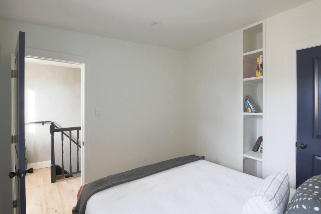 Large 2 Bdr With Deck Hosted By Stayrafa ฟิลาเดลเฟีย ภายนอก รูปภาพ
